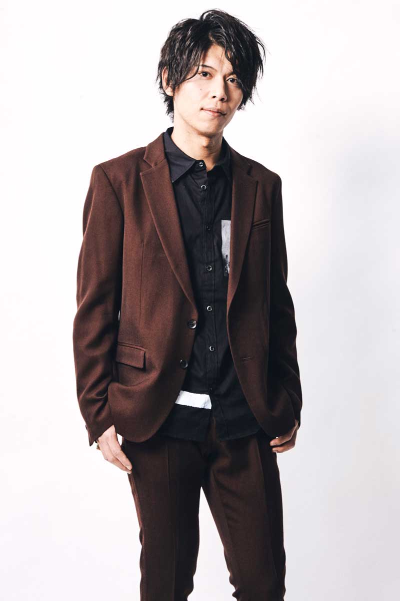 アキヤマカズヒロ